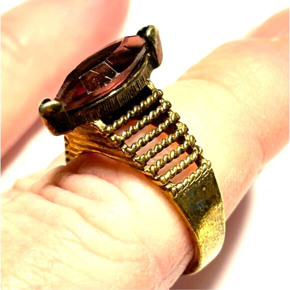 Vintage Cocktail Ring textured gold band purple marquise center stone Size 7 - Picture 5 of 8